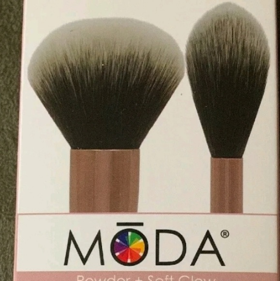 Moda Other - *NEW* Moda powder and soft glow brushes